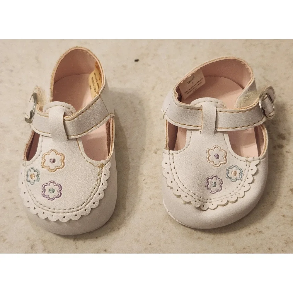 Baby Girl Shoe Bundle Size 0-1 Carters Sandals Mary Janes Sneakers 5 Pairs